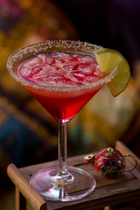 Binedispune-te cu un cocktail Cosmopolitan la barul Ramayana Cafe din Bucuresti!